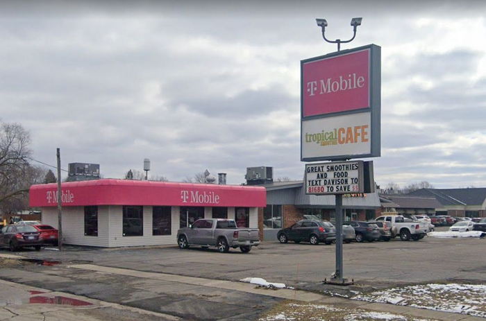 Dawn Donuts - 701 S State Rd -  Davison Mi 48423 (newer photo)